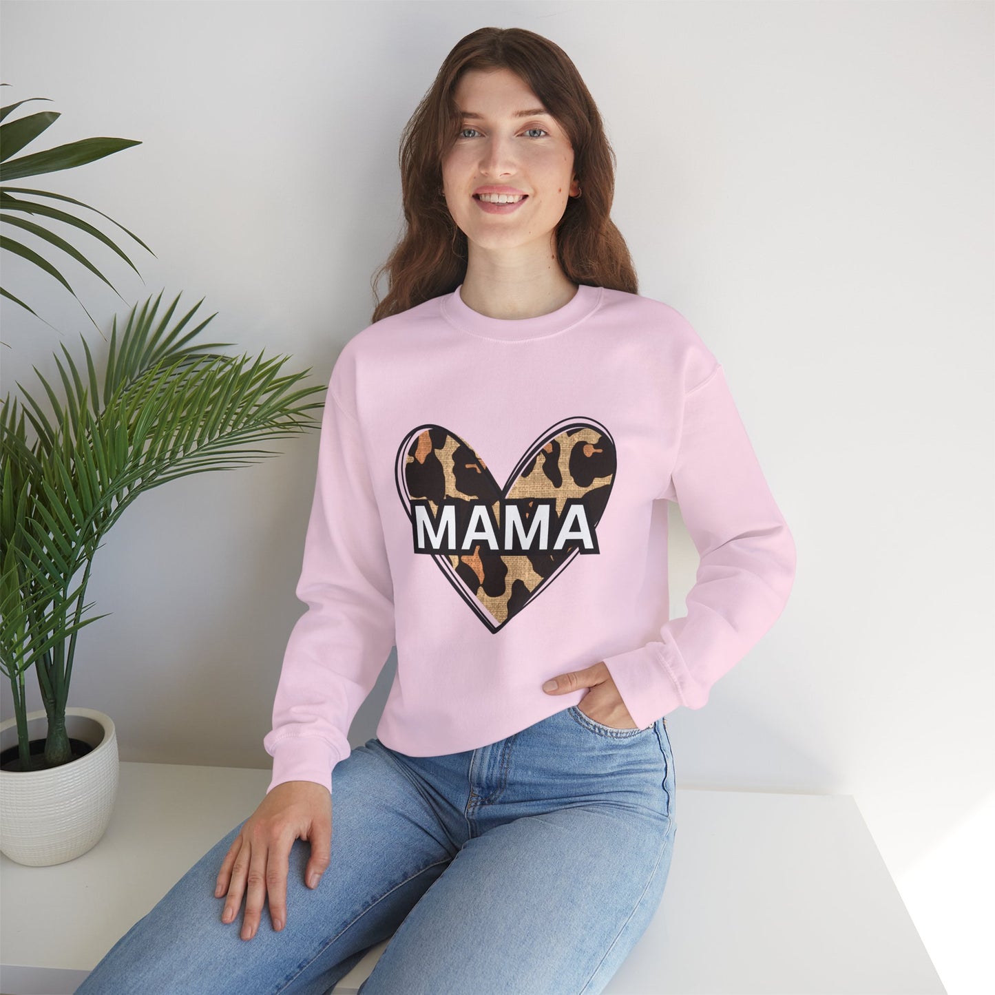 MAMA Cheetah Heart - Unisex Heavy Blend™ Crewneck Sweatshirt